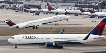 Girl dies after suffering cardiac arrest on U.S. flight