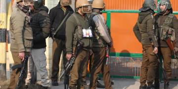 Gunfire at Kashmir border kills 2 Pakistanis, 2 Indians: officials