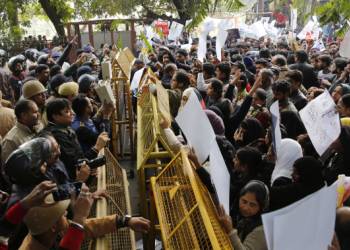 Thousands defy protest ban in India as citizenship law uproar continues
