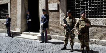 Italian police arrest 334 suspects  including politicians  in anti-mafia raids