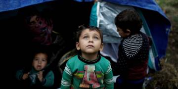 Greece to build floating border barrier in bid to stop migrants