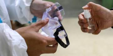 Canadian teacher who lives in Wuhan says he has no plans to leave amid coronavirus outbreak