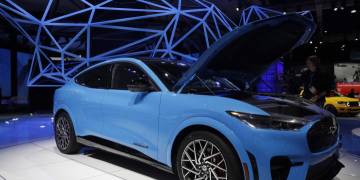 Electric vehicle options develop, but automakers still unclear if Canadians will buy them