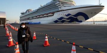 Quebec couple on quarantined Japanese cruise ship test positive for COVID-19