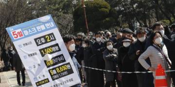 Coronavirus pushes west as countries prepare for months of trouble