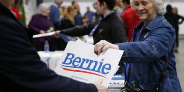 As much as 40% of Democrats decided last minute in Super Tuesday vote, survey says