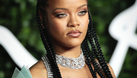 Ooh Nah Nah: Rihanna Checks Fan Begging For R9 During The COVID Crisis ‘I’m Tryna Save The World!’