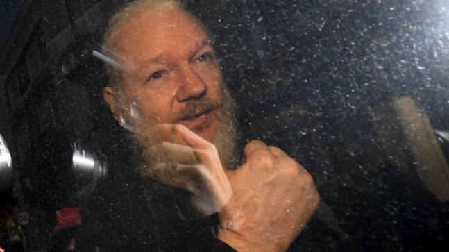 UK court told Assange tried to call White Home, Hillary Clinton over data dump