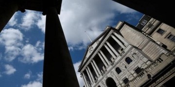 Bank of England holds interest rate at 0.75% after slowdown fears allay