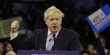 Brexit: a new daybreak, says Boris Johnson; an alam bell, says Macron