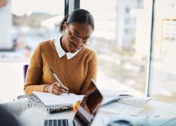 Harsh peer reviewer comments disproportionately affect minorities