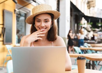10 Key Flirting Signs from a Woman Every Man Should Recognize