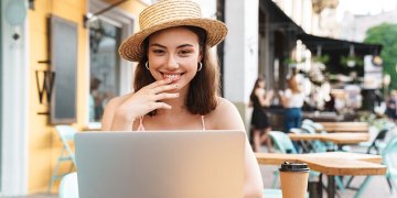 10 Key Flirting Signs from a Woman Every Man Should Recognize